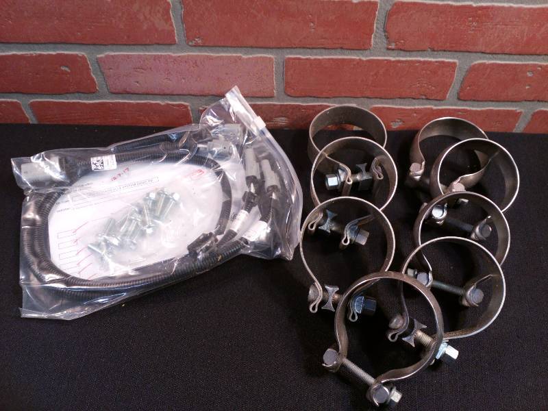 lot 22 image: 2016 Camero Kit Box
