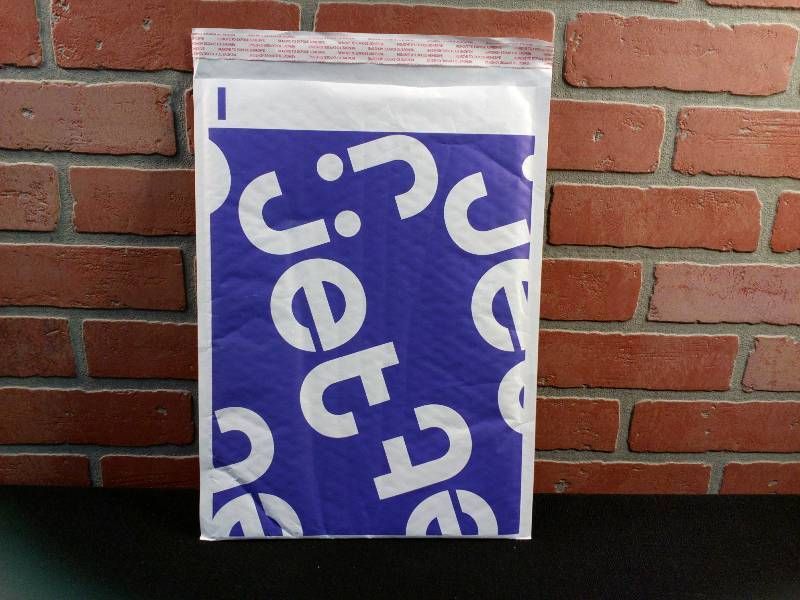 lot 28 image: Cushioned Bubble Mailers