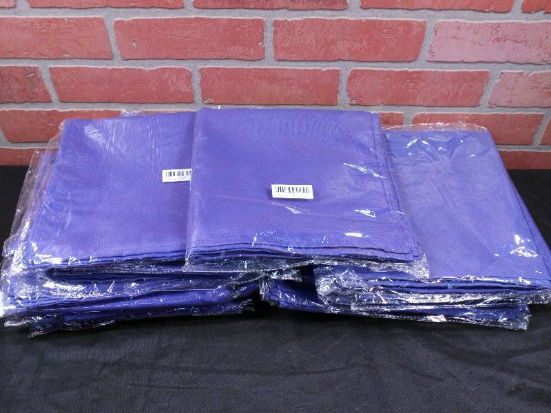 lot 42 image: Dinner Napkins  for Restaurant  Banquet