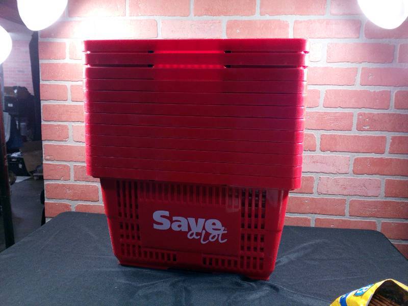 lot 52 image: Plastic Shopping Baskets w Logo