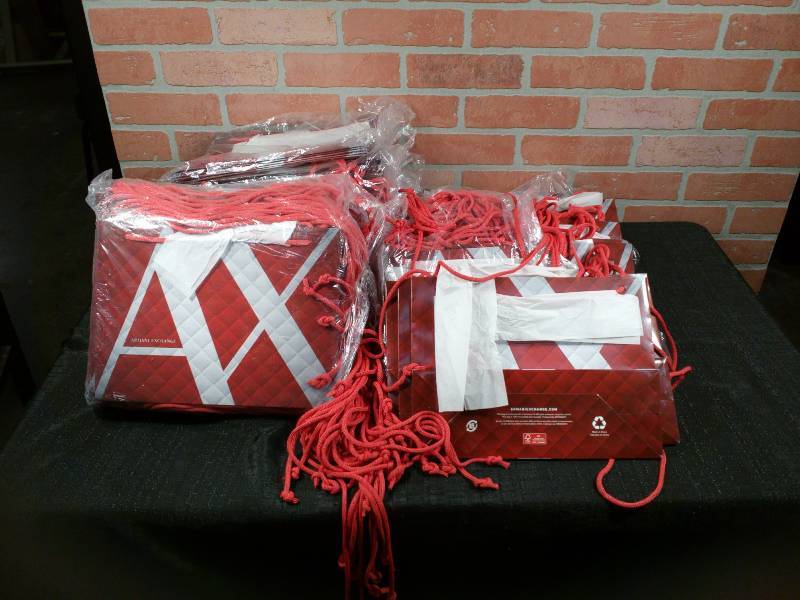 lot 76 image: Sturdy Cardboard Bags With Logo