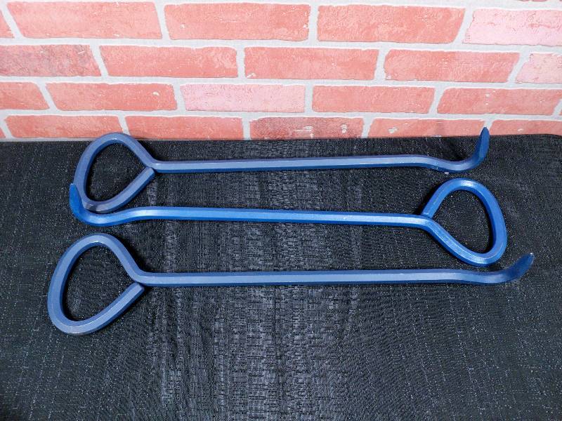 lot 79 image: Manhole Hook With Inline Handles