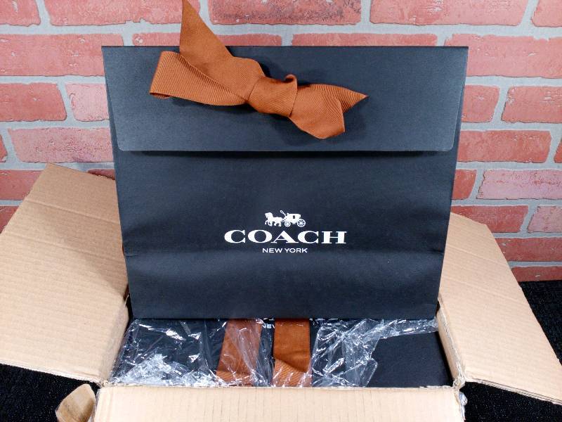 lot 85 image: Gift Bag With Logo