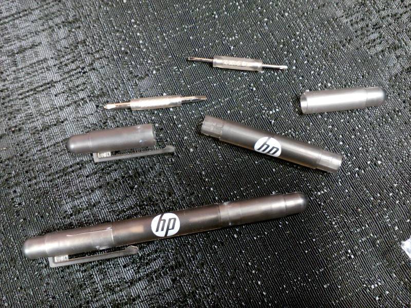 lot 89 image: Pen-Sized Pocket Screw Drivers w Logo