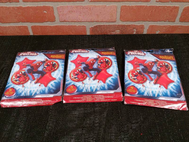 lot 204 image: Loftus Ultimate Spiderman Balloon Bouquets