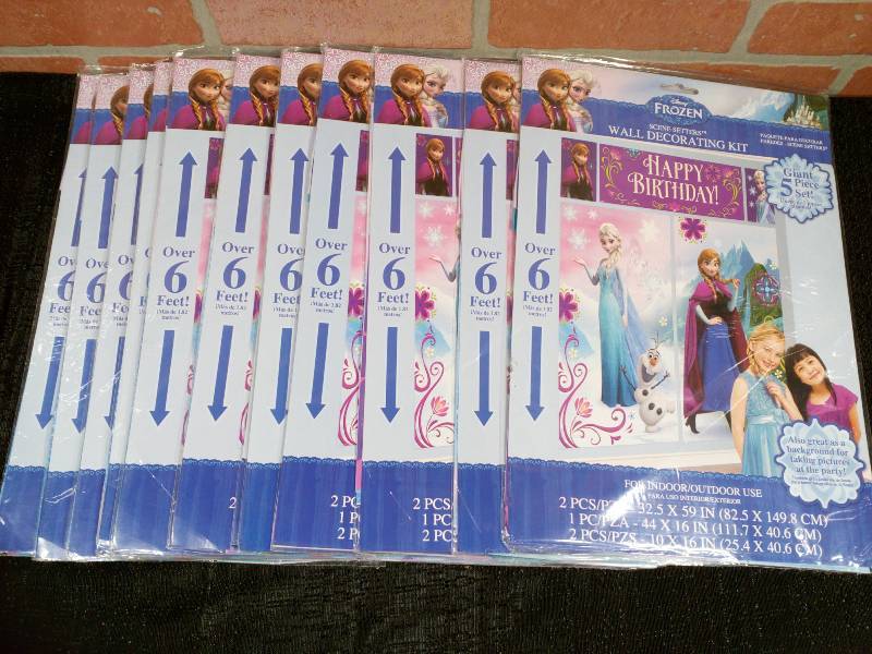 lot 253 image: Disney Frozen Wall Decorating Kits