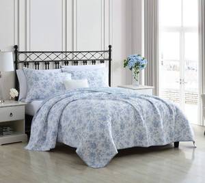 lot 89258 image: Laura Ashley Home - King Quilt Set, Reversible Floral Cotton Bedding with Matching Shams, Home Decor for All Seasons (Walled Garden Blue, King) - Retail $104.5