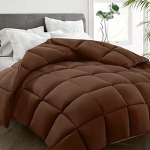 lot 91300 image: HYLEORY All Season King Size Bed Comforter - Cooling Down Alternative Quilted Duvet Insert with Corner Tabs - Winter Warm - Machine Washable - Mocha Coffee