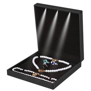 lot 91446 image: Large Velvet Jewelry Set Gift Box, Necklace Box With LED Light, Elegant Velvet Gift Box For Bracelet Necklace Earring Ring (Black)