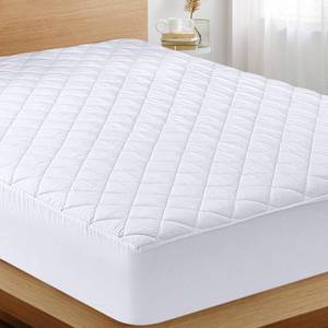 lot 88011 image: Utopia Bedding Quilted Fitted Mattress Pad (Queen), Elastic Fitted Mattress Protector, Mattress Cover Stretches up to 16 Inches Deep, Machine Washable Mattress Topper (White)