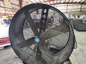lot 45526 image: Global 43in Shop Fan