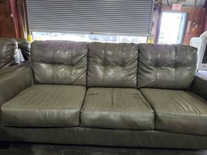 lot 45543 image: Toupe Full Sizes Couch