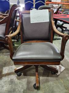 lot 45560 image: (6) Wooden Poker Chairs