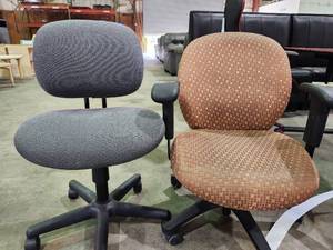 lot 45561 image: (4) Small Office Chairs, 3 Grey And 1 Burnt Orange