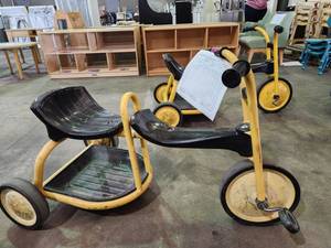 lot 45572 image: Angles My Rider 15in Tandem Toddler Trike