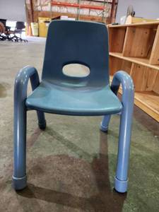 lot 45577 image: (6) Blue Little Kid Chairs