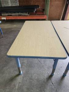 lot 45581 image: 5ft Adjustable Kid Table