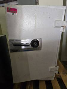 lot 34129 image: Schwab Fire Guard1830N Safe W Combo