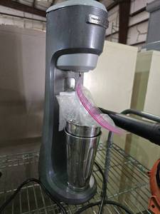 lot 34132 image: Hamilton Beach Milkshake Machine W 2 Stainless Steel Cups