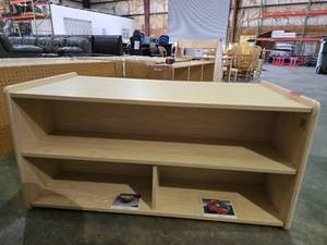 lot 34147 image: Lakeshore Double-Sided Station