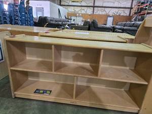 lot 34154 image: Kaplan 5 Compartment Cubby