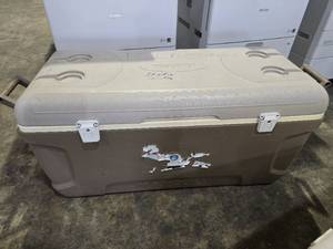 lot 34087 image: IGLOO 120qt Cooler