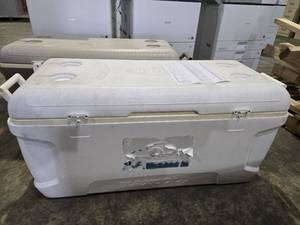 lot 34088 image: IGLOO 120qt Cooler