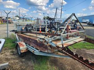 lot 3800 image: HYD Power Underwater Weed Cutter