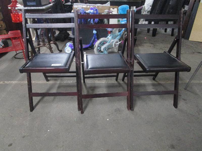 lot 765 image: Lot of Wooden Folding Chairs
