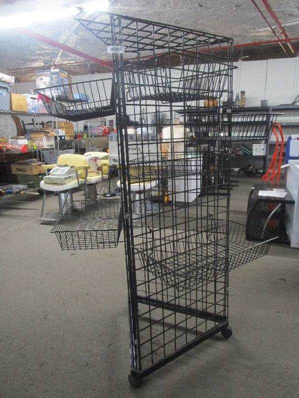lot 1003 image: Rolling Merchandise Rack