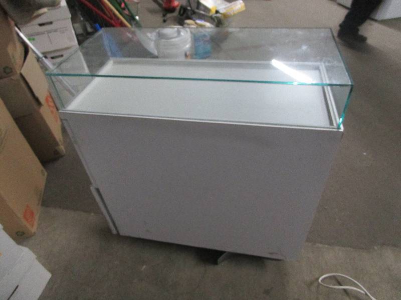 lot 501 image: Display Cabinet