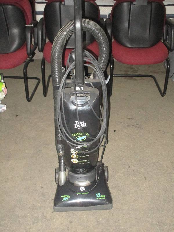 lot 561 image: Vacuum Cleaner