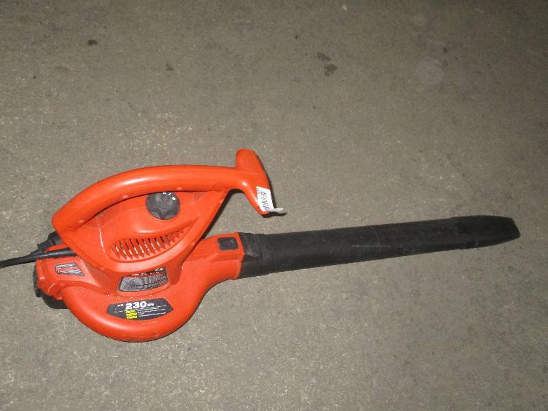 lot 562 image: Leaf Blower