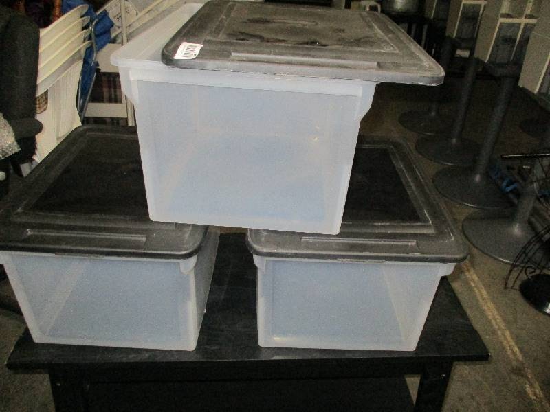 lot 550 image: Lot of Storage Totes with Lids