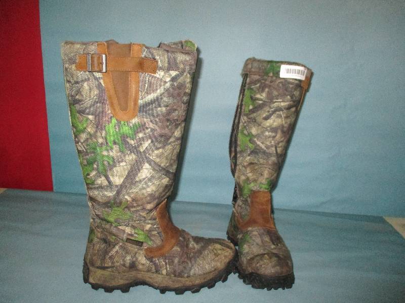 lot 593 image: Size 10.5 Rocky Boots