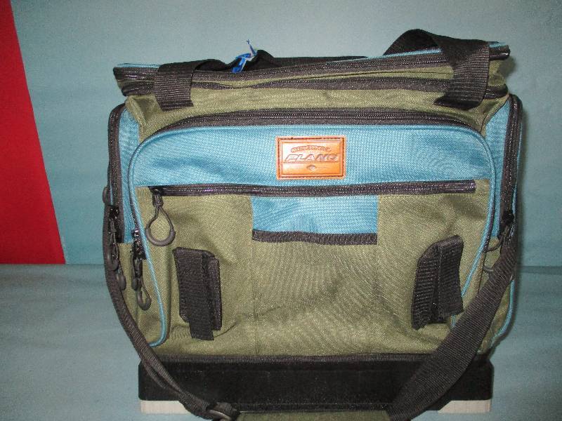 lot 596 image: Plano Fishing Bag
