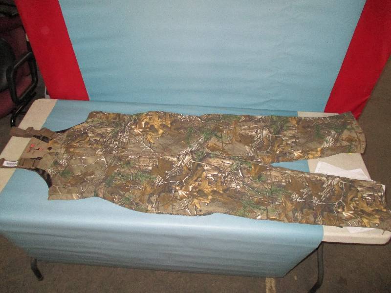 lot 617 image: Silent Hide L Overalls