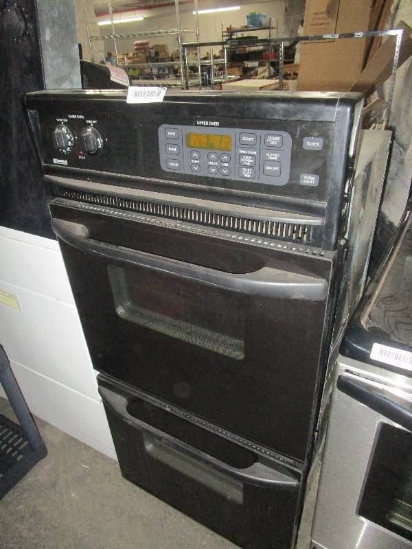 lot 586 image: Kenmore Oven