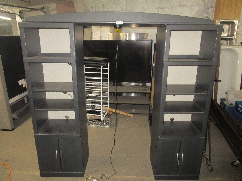 lot 510 image: Entertainment Center