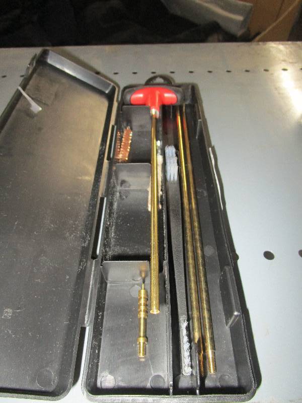 lot 628 image: Gun Cleaning Kit