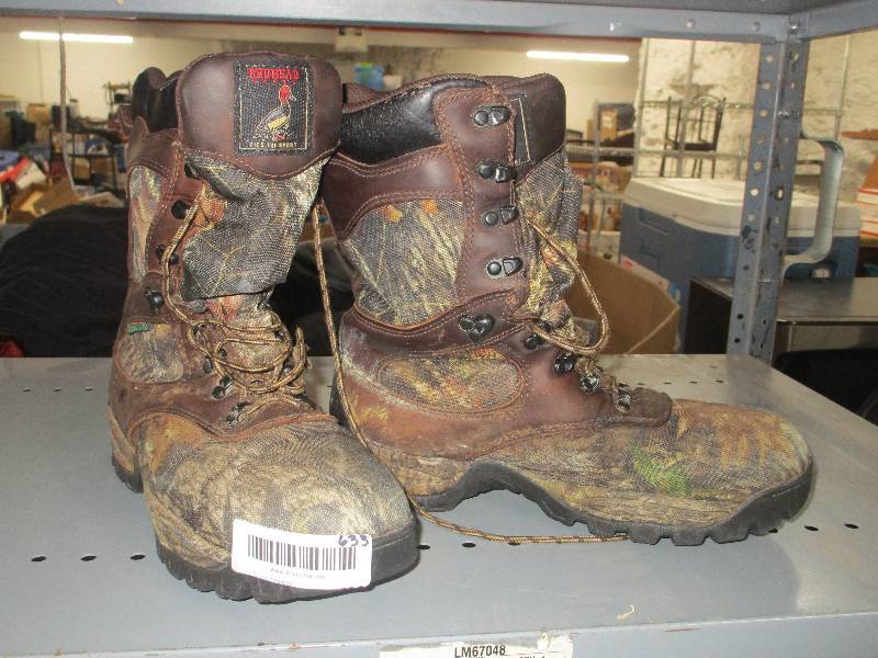 lot 633 image: Thinsulate Boots