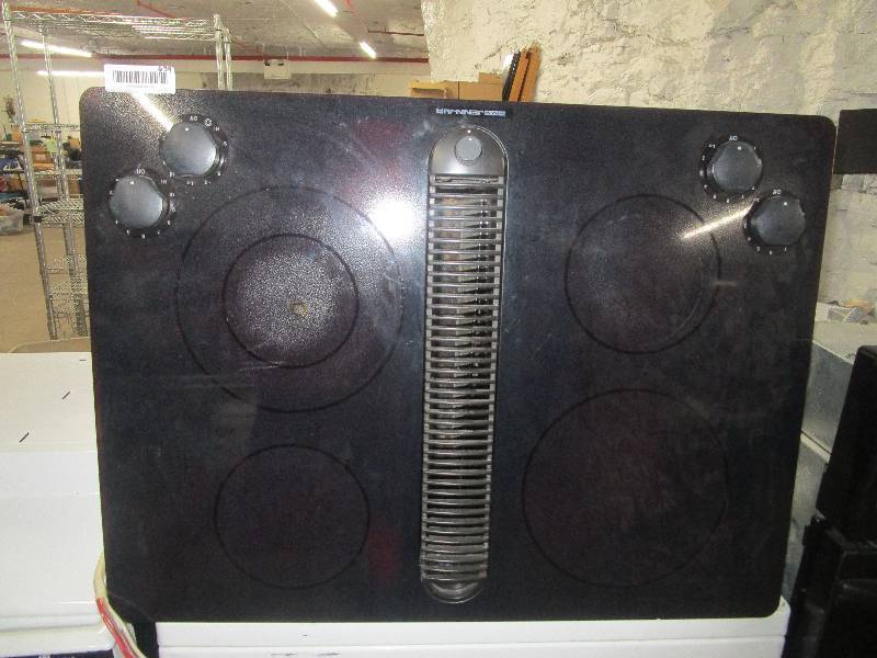 lot 634 image: Jenn-Air Stove Top