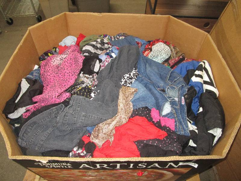 lot 645 image: Gaylord Full of Quality Clothing No Junk Gaylord Not Included Bring Your Own Bags