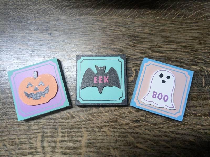 lot 3043 image: Halloween Decor Blocks, Set of 3