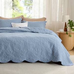 lot 89948 image: Bedsure King Size Quilt Set - Pre-Washed King Size Bedding Set - Ultra Soft Bedspread King Size - Mineral Blue Bedding Coverlet for All Seasons (Includes 1 Quilt, 2 Pillow Shams)