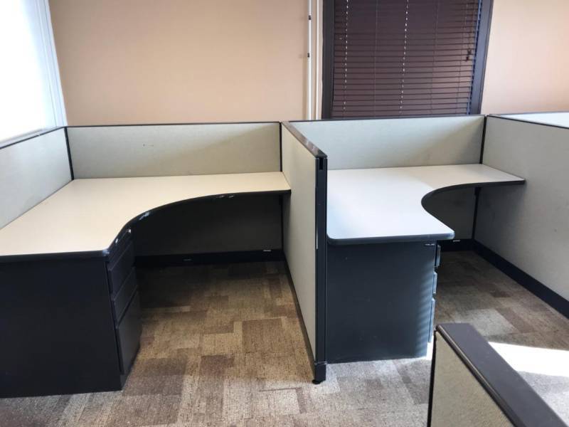 Corner Cubicle W File Cabinet Rush Office Cubicle Auction Equip Bid