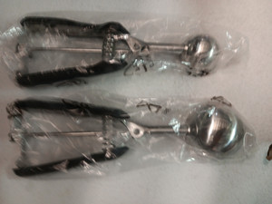 lot 71106 image: Cookie Scoop Set, 2Pcs Ice Cream Scoop, Cookie Scoops for Baking Set of 2, 188 Stainless Steel Cookie Scooper for Baking, Ice Cream Scooper with Trigger Release, Cookie Dough Scoop with Non-slip Grip