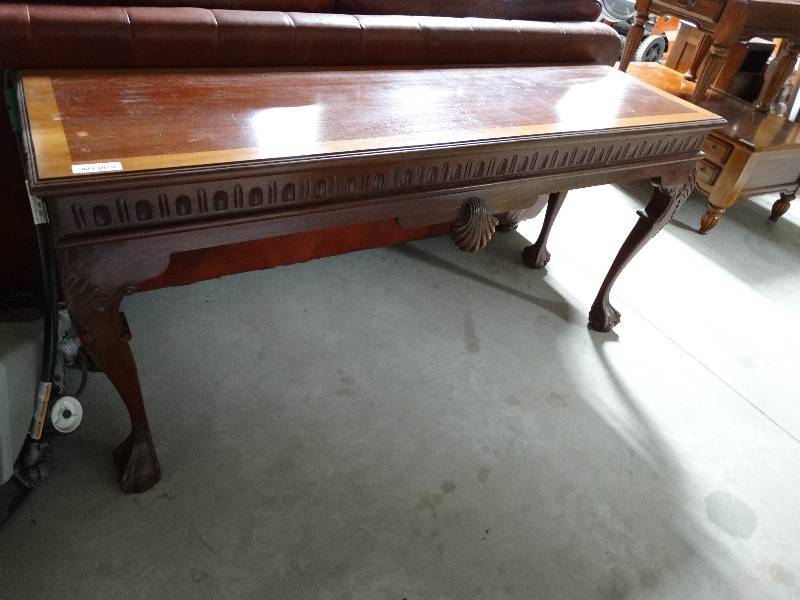 lot 273 image: Beautiful sofa tableconsole table