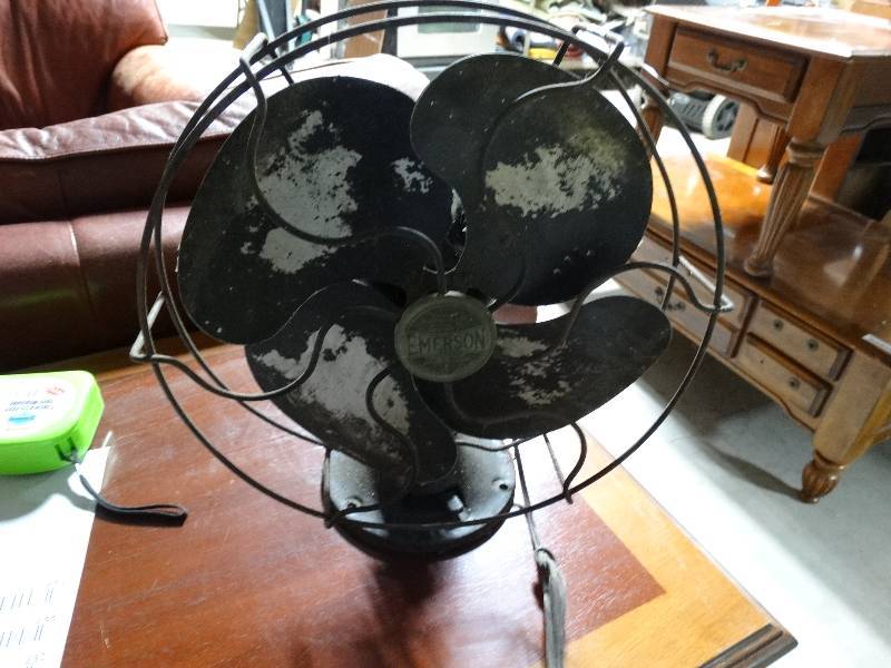 lot 283 image: Vintage Emerson fan