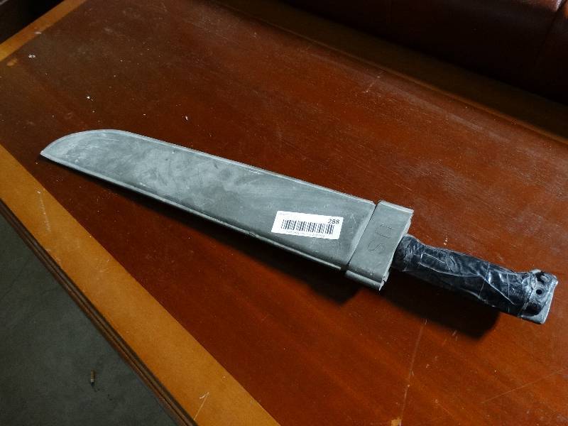 lot 288 image: Machete w sheath